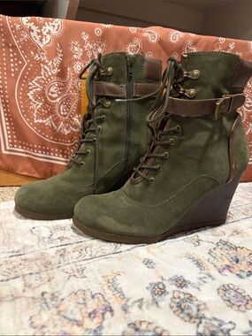 Dr. Scholl's Olive Green Lace-Up Wedge Ankle Boots